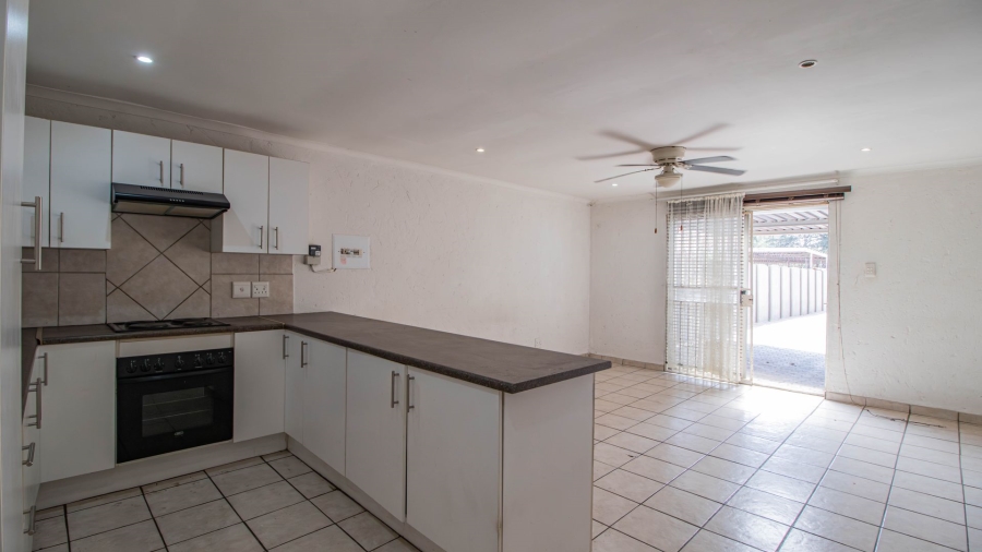 3 Bedroom Property for Sale in Bonaero Park Gauteng
