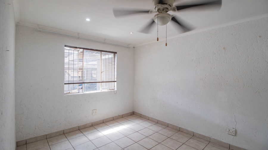 3 Bedroom Property for Sale in Bonaero Park Gauteng