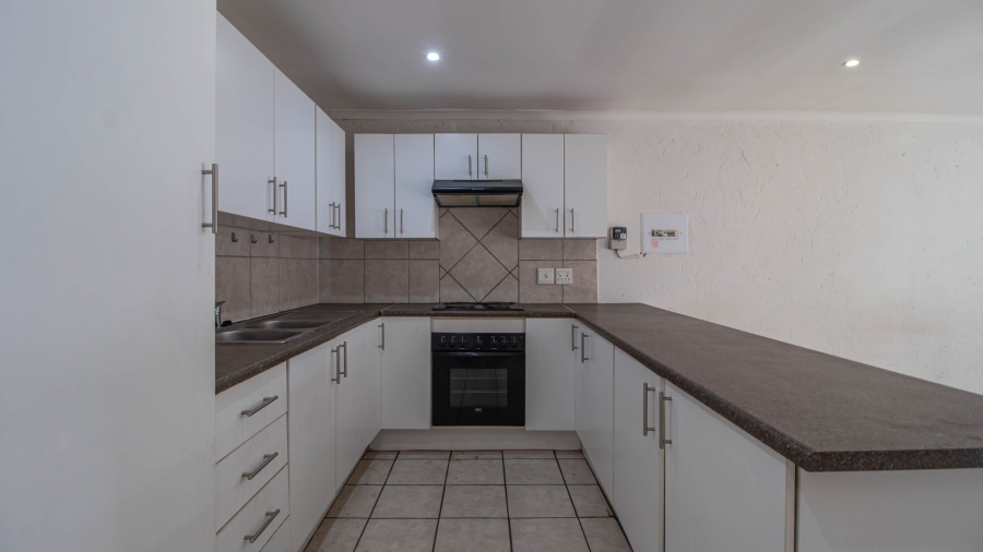 3 Bedroom Property for Sale in Bonaero Park Gauteng