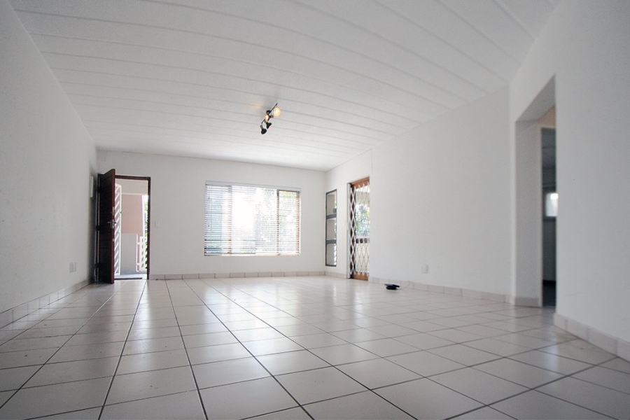 To Let 2 Bedroom Property for Rent in Craighall Park Gauteng
