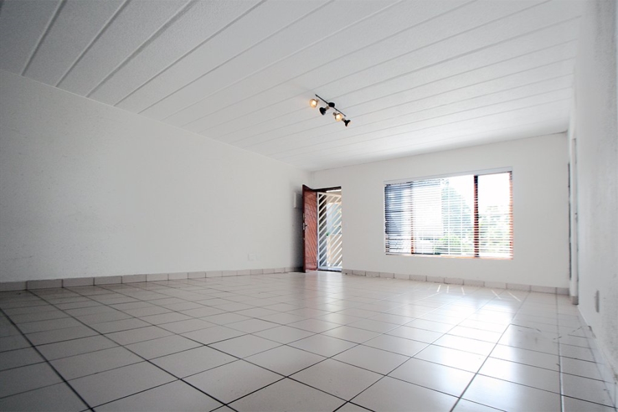 To Let 2 Bedroom Property for Rent in Craighall Park Gauteng