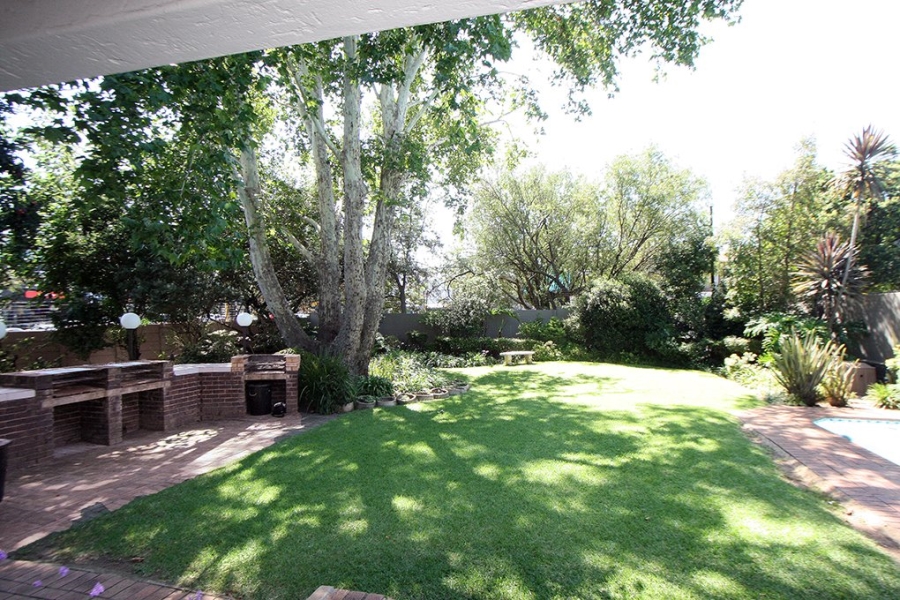 To Let 2 Bedroom Property for Rent in Craighall Park Gauteng