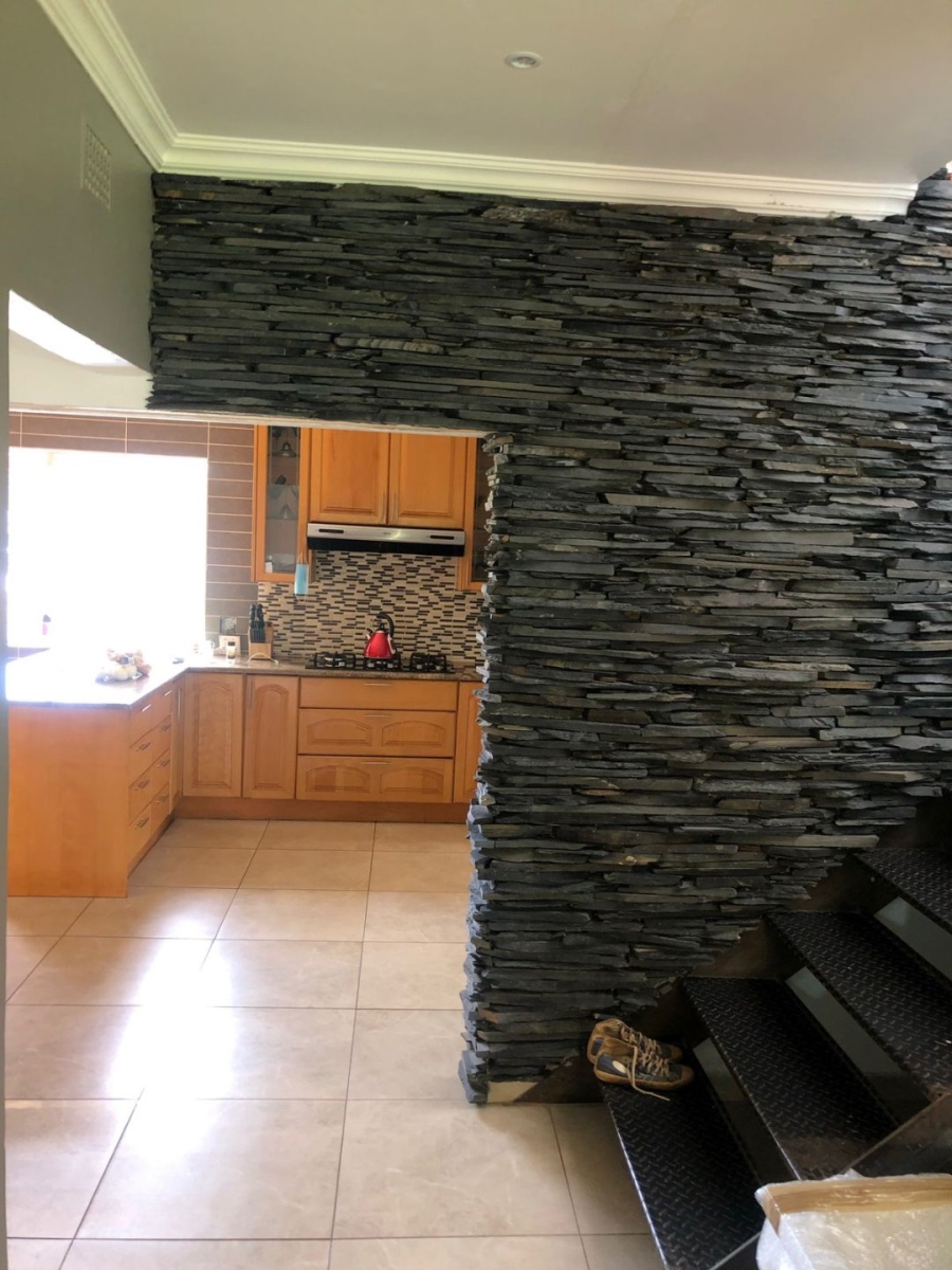4 Bedroom Property for Sale in Annlin Gauteng