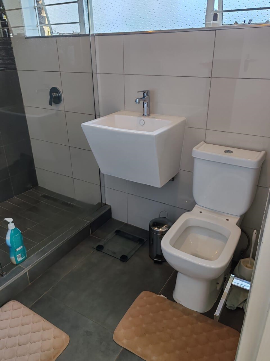 4 Bedroom Property for Sale in Annlin Gauteng