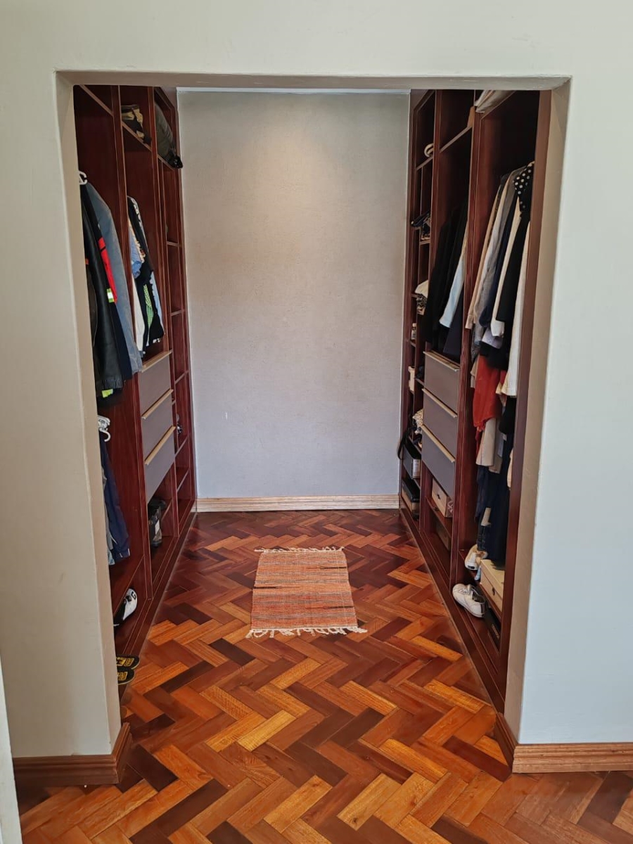 4 Bedroom Property for Sale in Annlin Gauteng