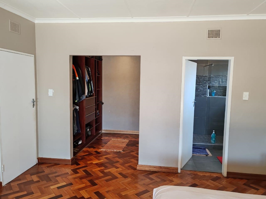 4 Bedroom Property for Sale in Annlin Gauteng