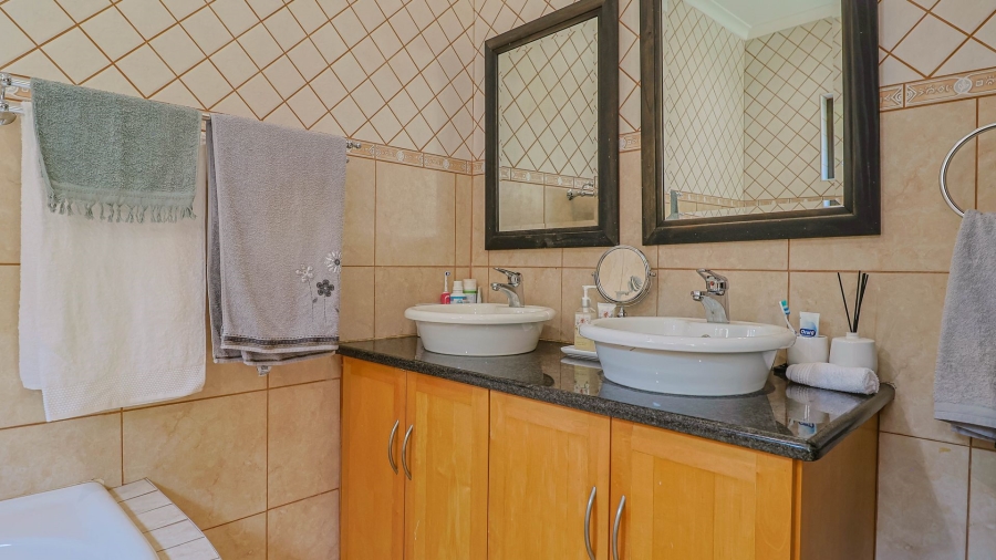 3 Bedroom Property for Sale in Stone Ridge Gauteng