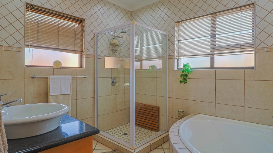 3 Bedroom Property for Sale in Stone Ridge Gauteng