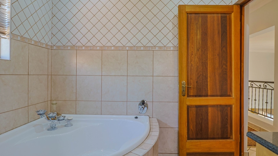 3 Bedroom Property for Sale in Stone Ridge Gauteng