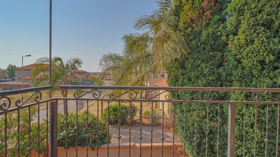 3 Bedroom Property for Sale in Stone Ridge Gauteng