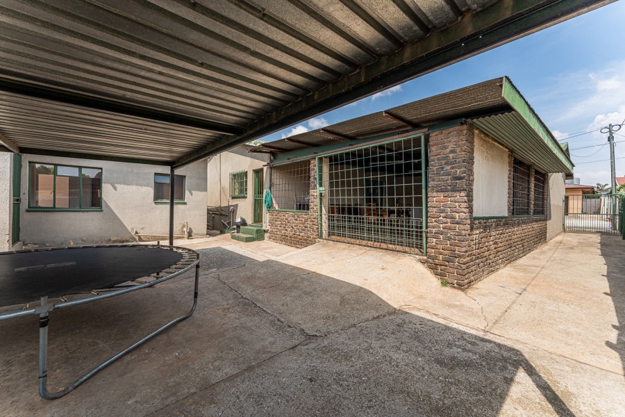 6 Bedroom Property for Sale in Krugersdorp West Gauteng