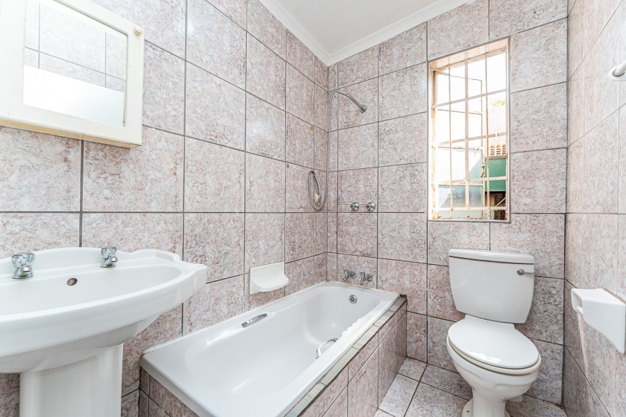 6 Bedroom Property for Sale in Krugersdorp West Gauteng