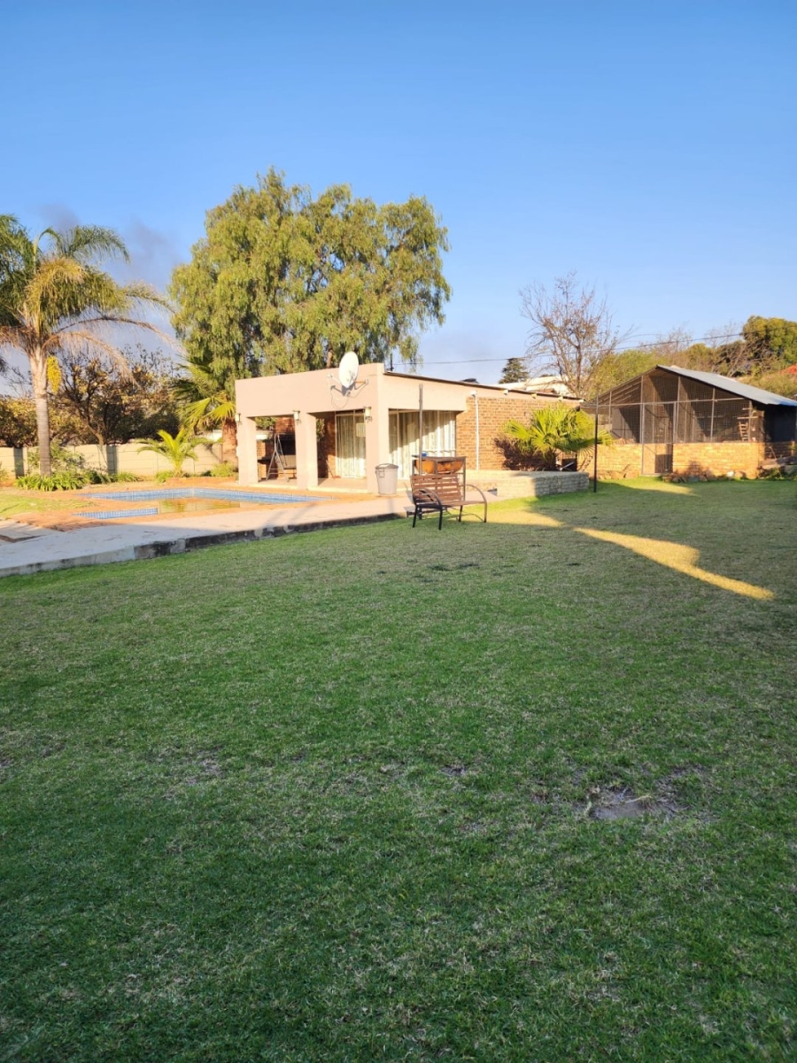 Bedroom Property for Sale in Lambton Gauteng