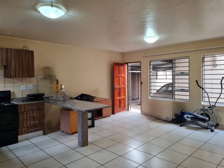 To Let 2 Bedroom Property for Rent in Lenasia Ext 5 Gauteng
