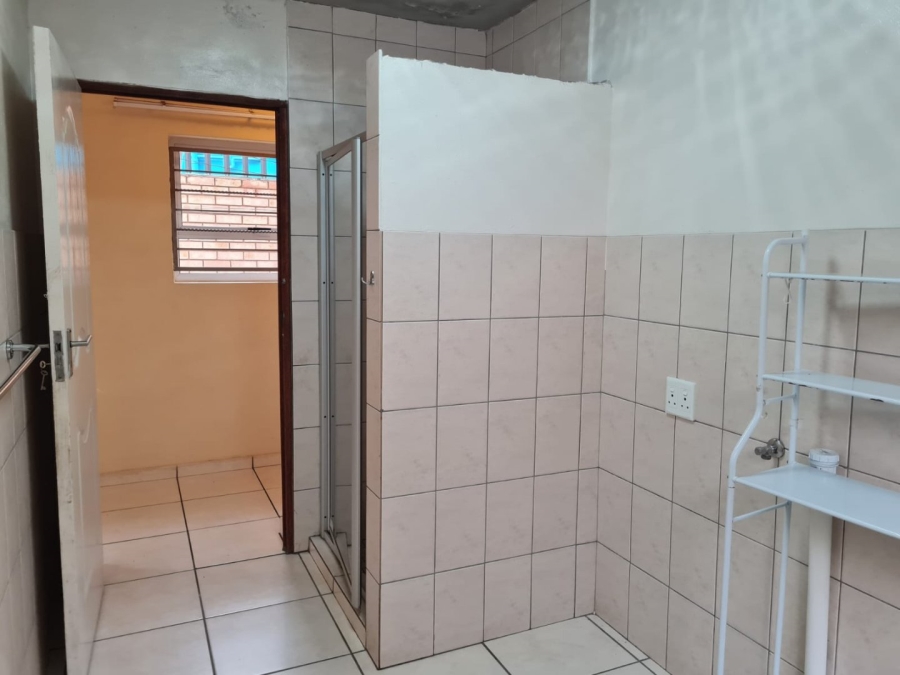 To Let 2 Bedroom Property for Rent in Lenasia Ext 5 Gauteng
