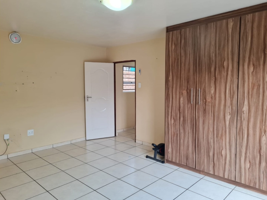 To Let 2 Bedroom Property for Rent in Lenasia Ext 5 Gauteng