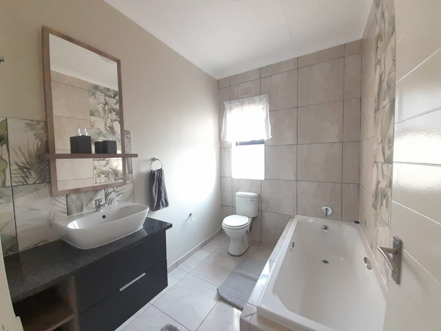 3 Bedroom Property for Sale in Vanderbijlpark CW 5 Gauteng