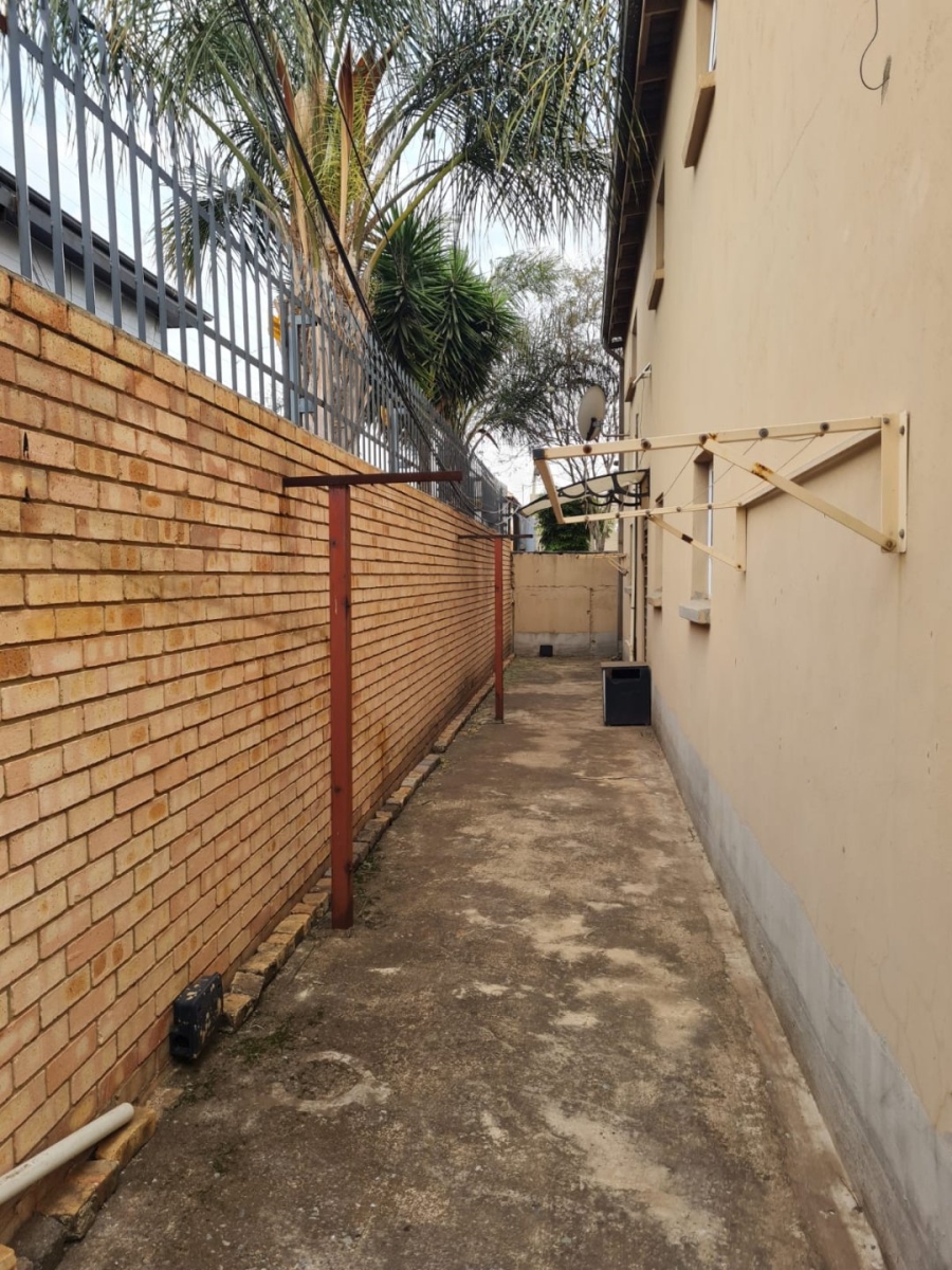 To Let 2 Bedroom Property for Rent in Lenasia Ext 5 Gauteng