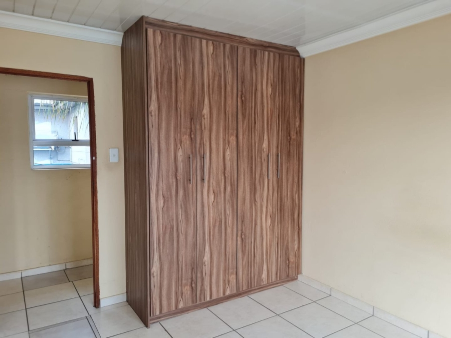 To Let 2 Bedroom Property for Rent in Lenasia Ext 5 Gauteng