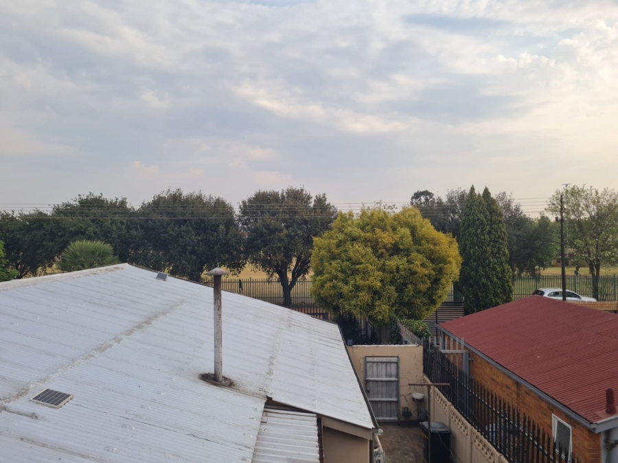 To Let 2 Bedroom Property for Rent in Lenasia Ext 5 Gauteng