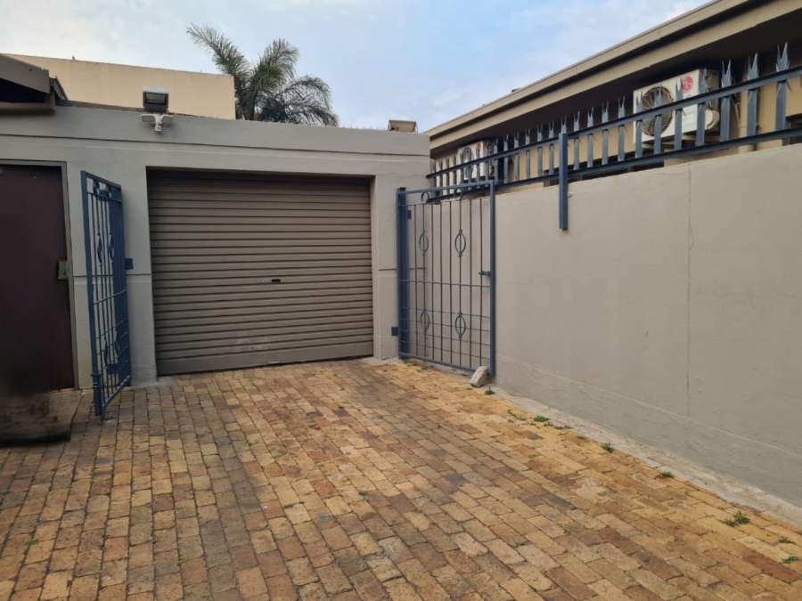 To Let 2 Bedroom Property for Rent in Lenasia Ext 5 Gauteng
