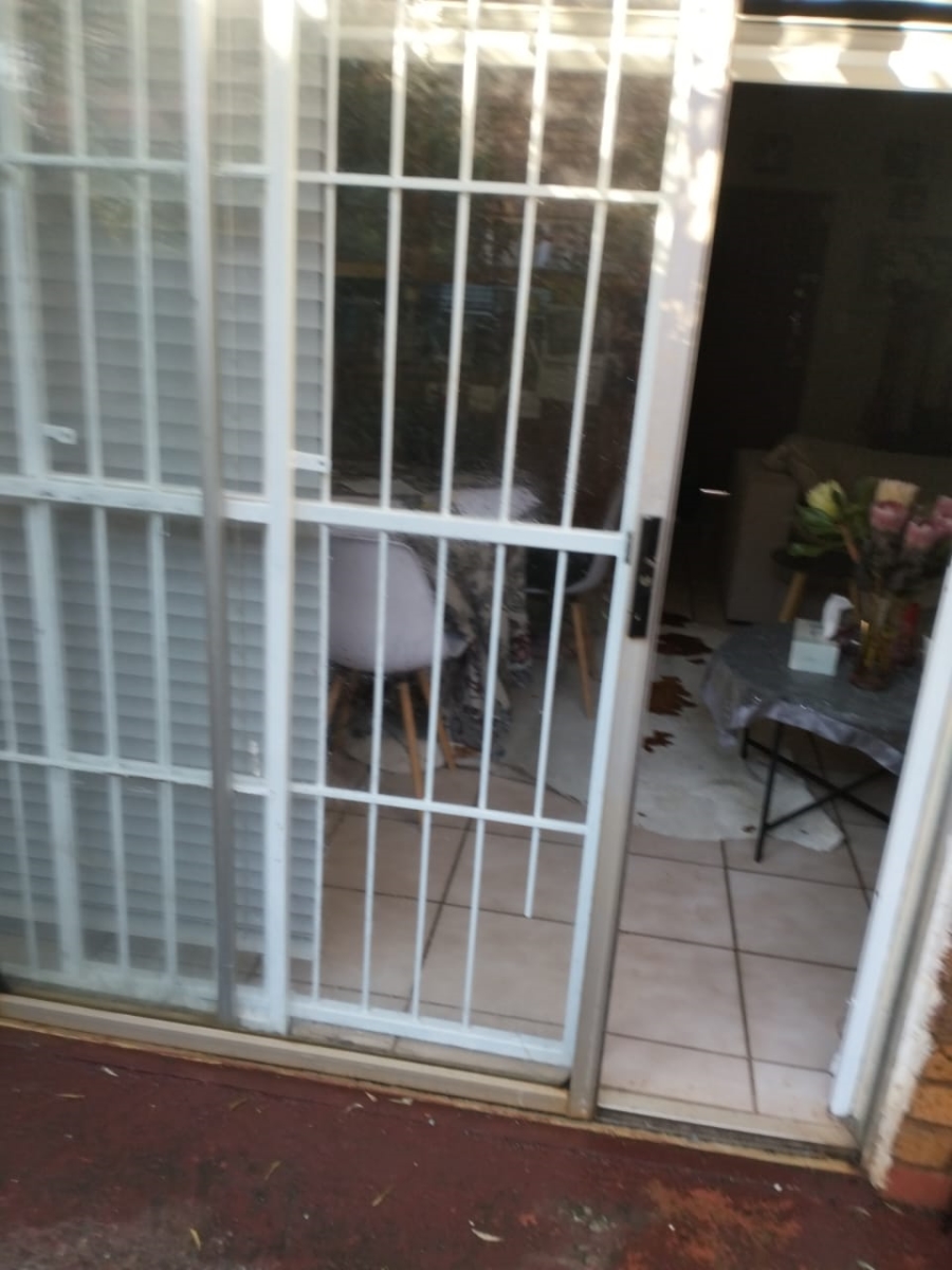 2 Bedroom Property for Sale in Dorandia Gauteng