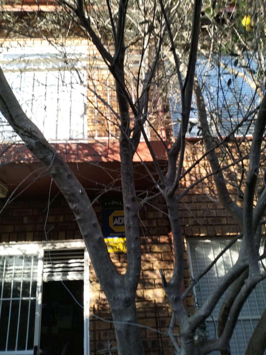 2 Bedroom Property for Sale in Dorandia Gauteng