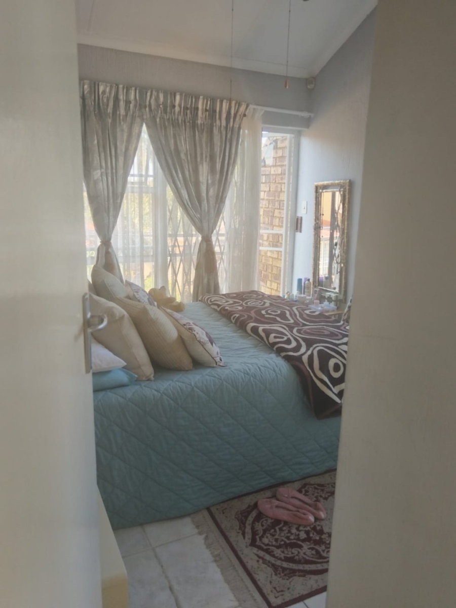 2 Bedroom Property for Sale in Dorandia Gauteng