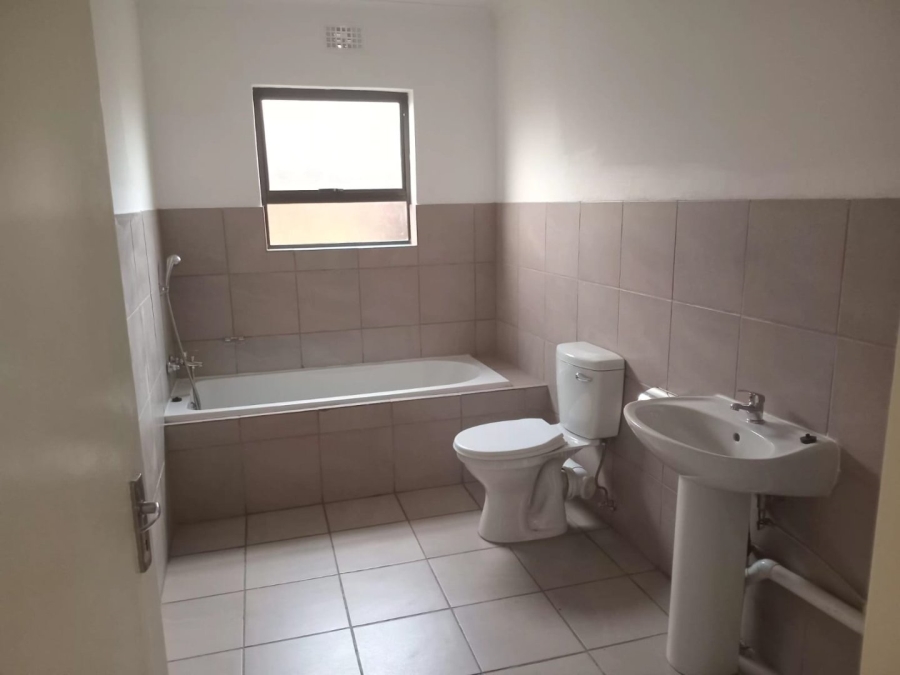  Bedroom Property for Sale in Albertsdal Gauteng