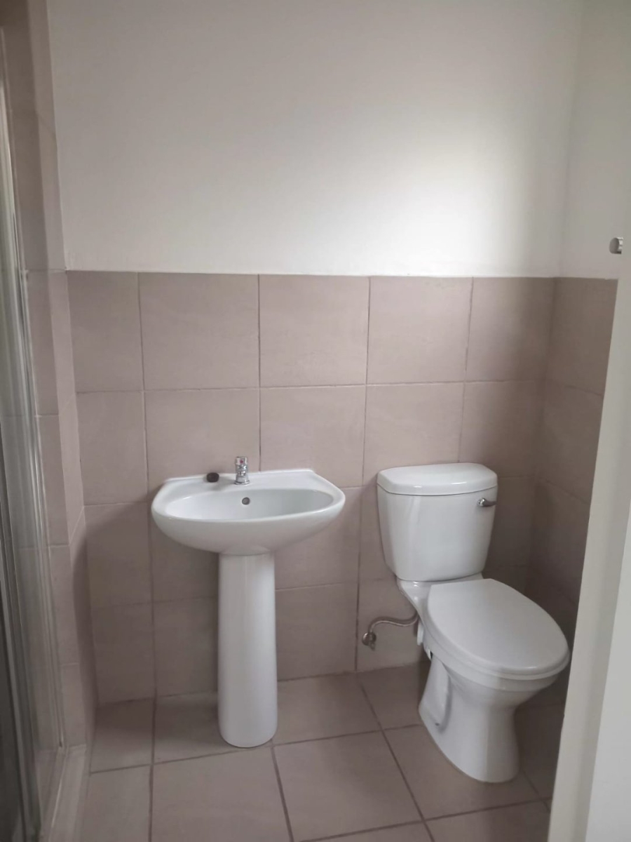  Bedroom Property for Sale in Albertsdal Gauteng