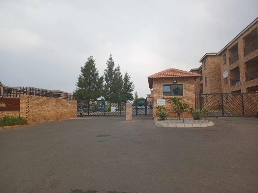  Bedroom Property for Sale in Albertsdal Gauteng