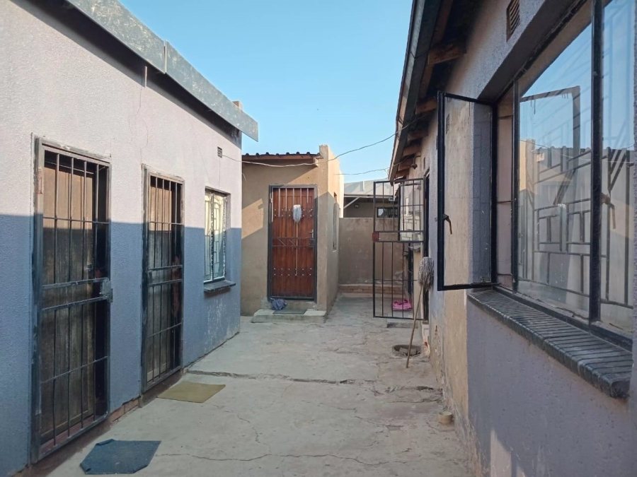  Bedroom Property for Sale in Tembisa Central Gauteng