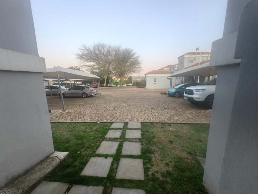 To Let 2 Bedroom Property for Rent in Northcliff Gauteng