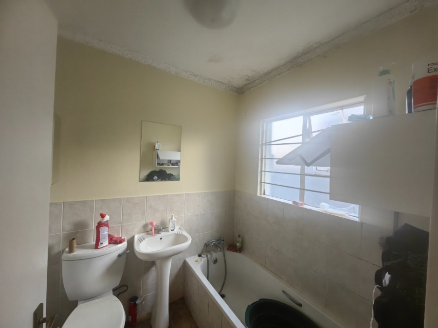 To Let 2 Bedroom Property for Rent in Northcliff Gauteng