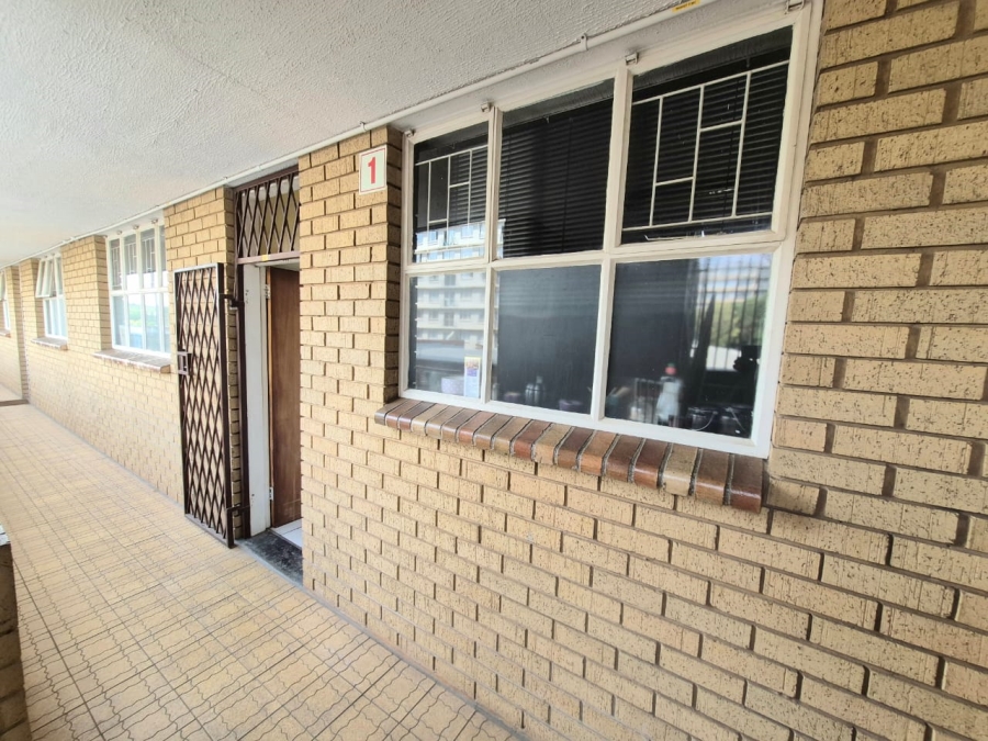 2 Bedroom Property for Sale in Queenswood Gauteng