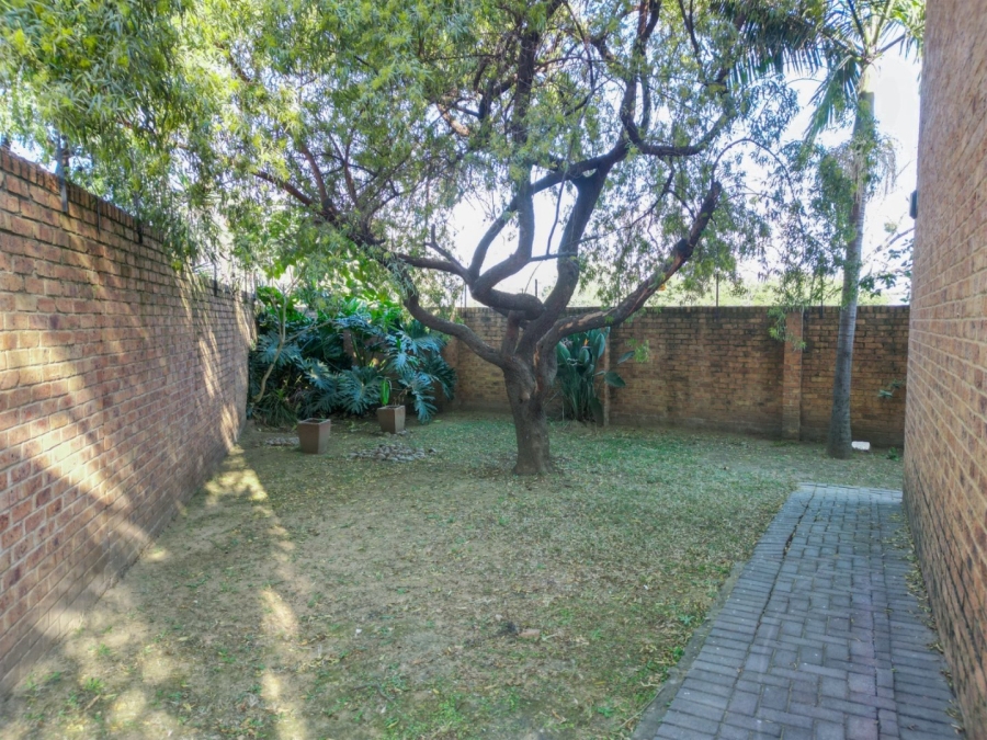 2 Bedroom Property for Sale in Monavoni A H Gauteng