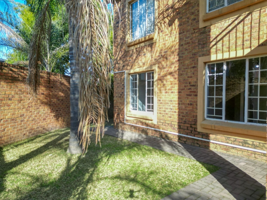 2 Bedroom Property for Sale in Monavoni A H Gauteng