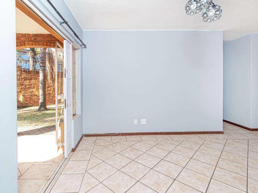 2 Bedroom Property for Sale in Monavoni A H Gauteng