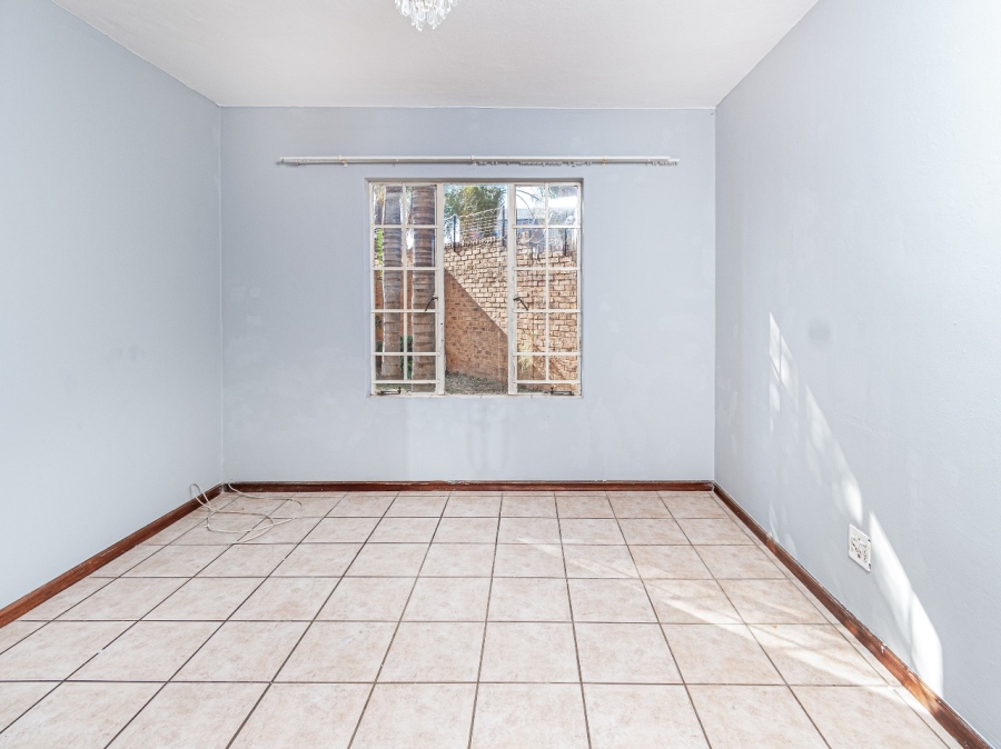 2 Bedroom Property for Sale in Monavoni A H Gauteng