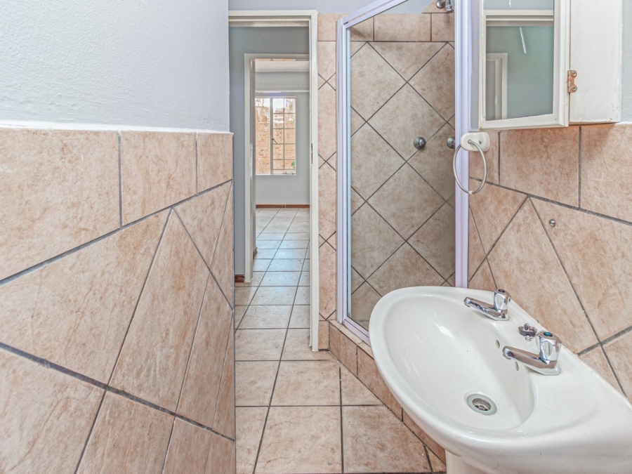 2 Bedroom Property for Sale in Monavoni A H Gauteng
