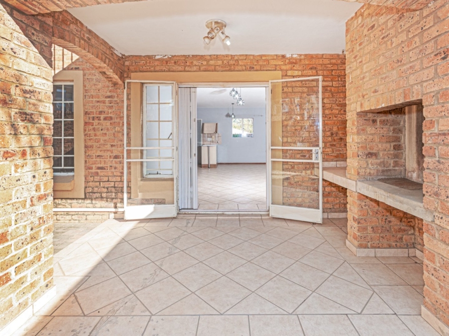 2 Bedroom Property for Sale in Monavoni A H Gauteng