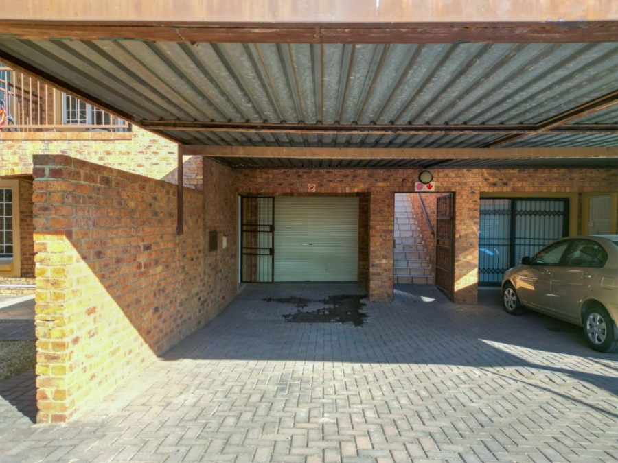 2 Bedroom Property for Sale in Monavoni A H Gauteng