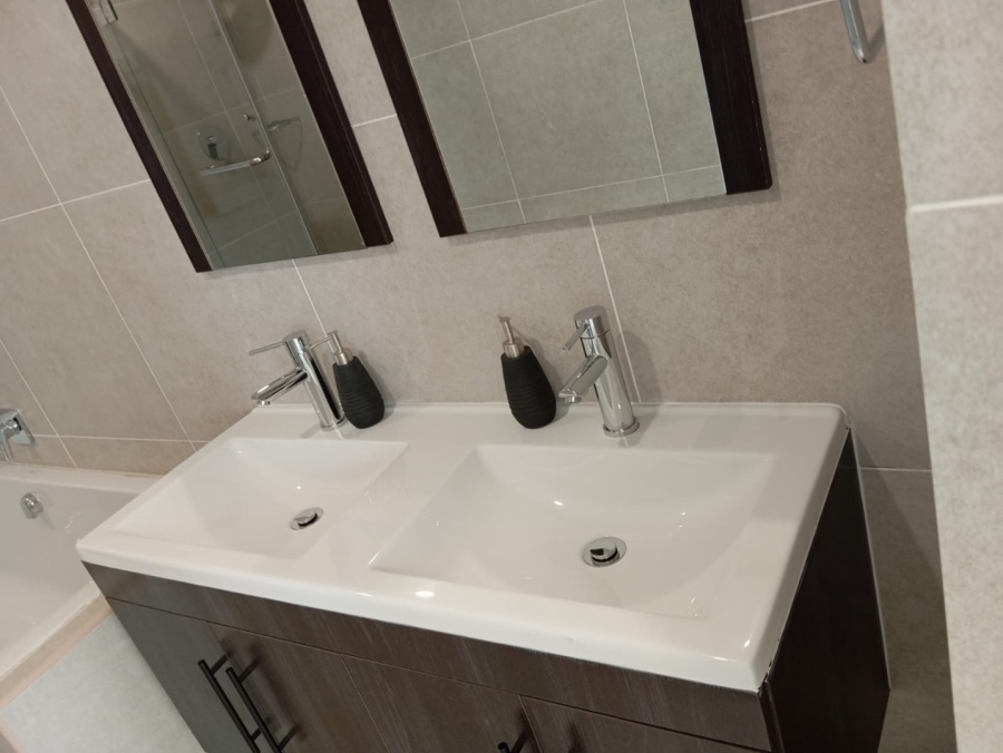 2 Bedroom Property for Sale in Greenstone Hill Gauteng
