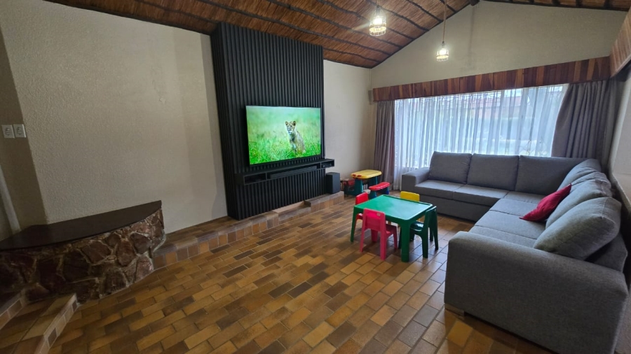To Let 4 Bedroom Property for Rent in Eldoraigne Gauteng