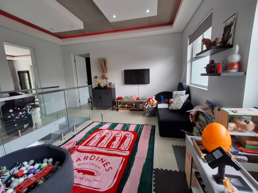 To Let 4 Bedroom Property for Rent in Morningside Manor Gauteng