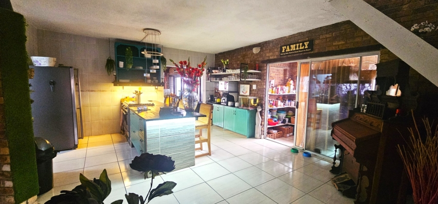 5 Bedroom Property for Sale in Vaal Marina Gauteng