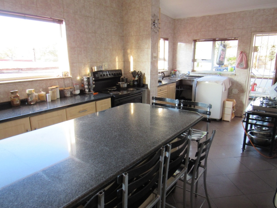 6 Bedroom Property for Sale in Proclamation Hill Gauteng
