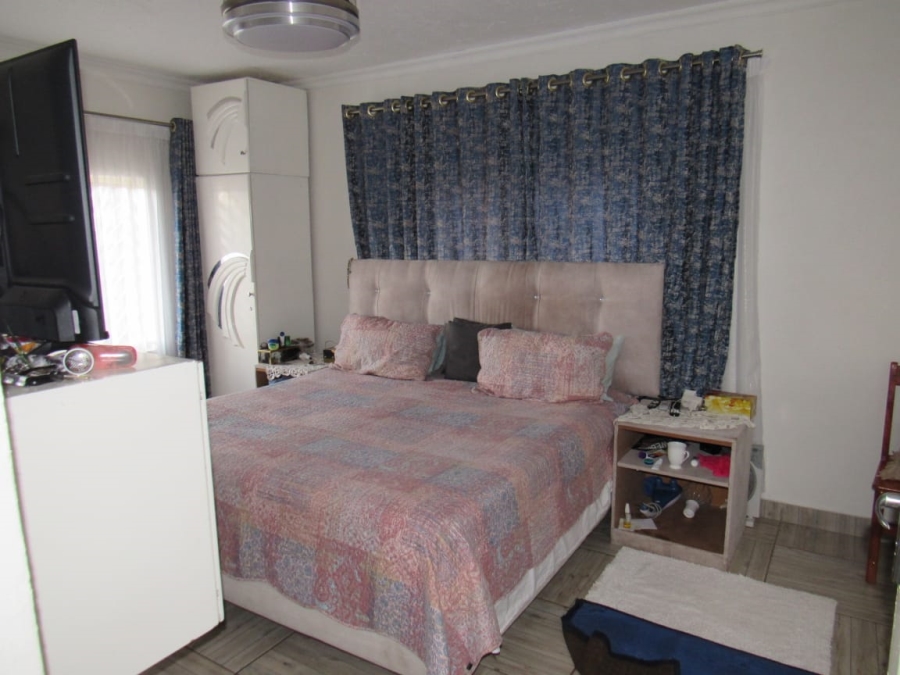 6 Bedroom Property for Sale in Proclamation Hill Gauteng