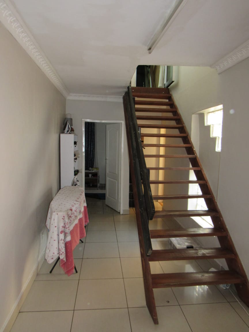 6 Bedroom Property for Sale in Proclamation Hill Gauteng
