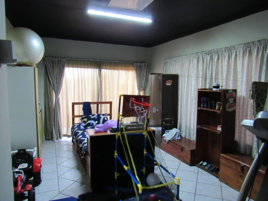 6 Bedroom Property for Sale in Proclamation Hill Gauteng